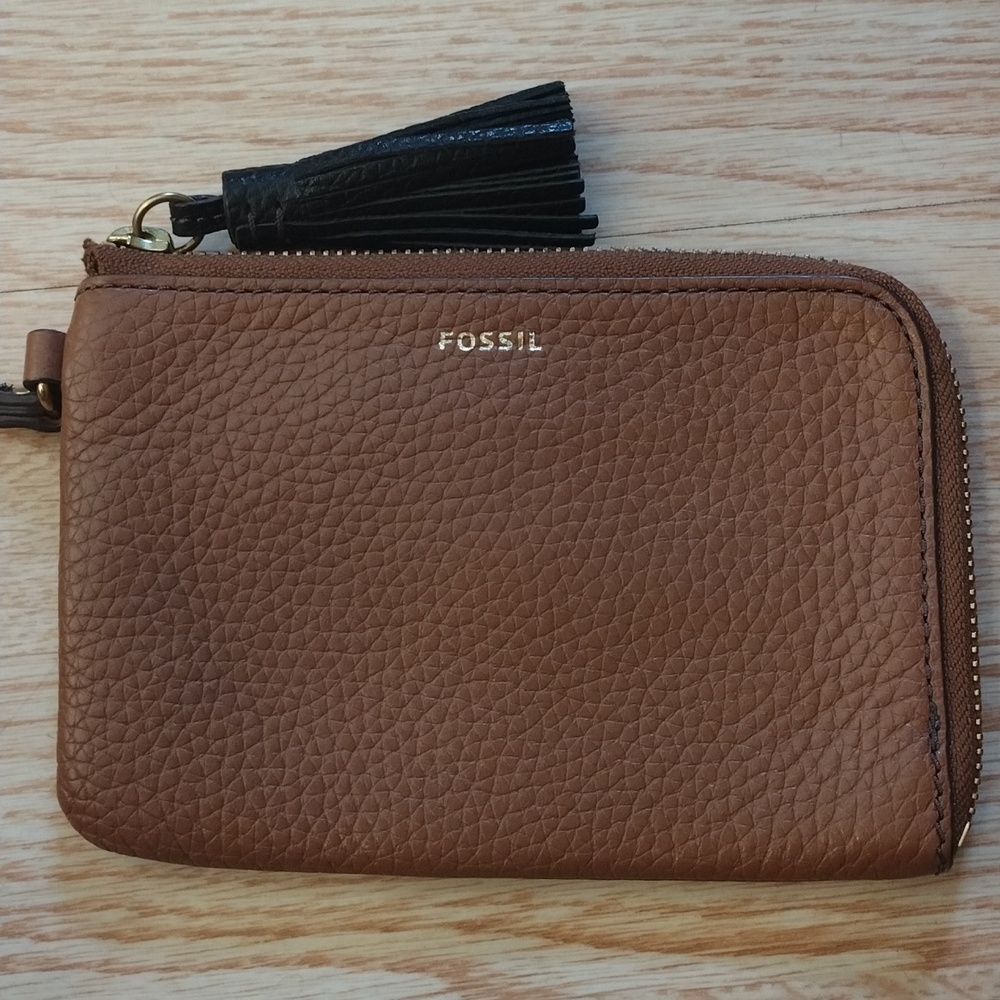 Fossil Zip Wallet, holds 3 cards and money